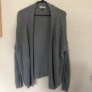 Universal thread grey sweater